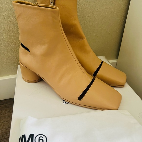 MM6 Maison Martin Margiela Cut Out Ankle Boots - Picture 4 of 5